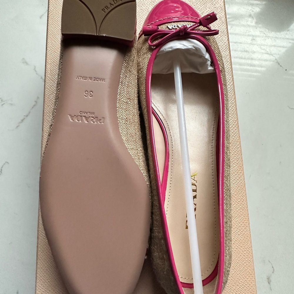 Prada flat - Picture 2 of 5
